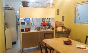 Imagem 3: Sobrado frontal próximo metrô Patriarca