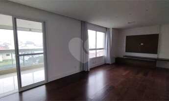 Imagem 4: Apto impecável , rico em armários ,varanda gourmet , ar condicionado . Ao lado do Shopping