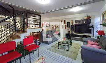 Imagem 2: Casa à Venda - Jardim Interlagos, 4 Quartos, 300 m2