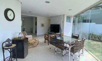 Imagem 7: Sobrado Mobiliado com Piscina e 4 Quartos em Condomínio Fechado - Alto Padrão