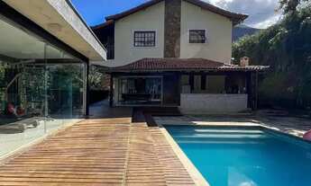 Imagem 3: Casa para venda possui 297 metros quadrados com 3 quartos em Itaipava - Petrópolis - RJ