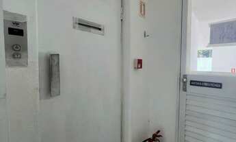 Imagem 6: Cobertura semímobiliada no coração do bairro Menino Deus, em Porto Alegre a venda