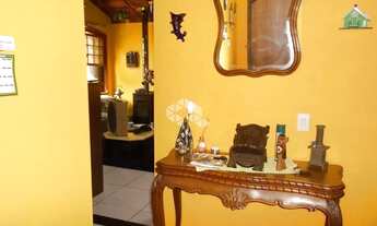 Imagem 6: Dois sobrados e edícula com pátio, uso comercial ou residencial na Tristeza