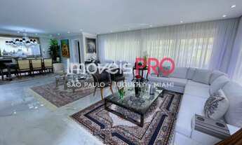 Imagem: Casa reformada em condomínio com piscina