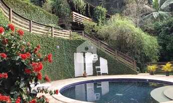 Imagem 5: Espaço e conforto em Itaipava, em meio à natureza