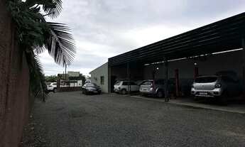 Imagem: Pavilhão medindo 180,00m² e Kitinet