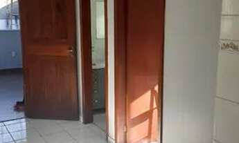 Imagem 4: Alugou casa, 1700 reais + calsão