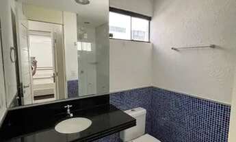 Imagem 7: Casa de condomínio para aluguel possui 280 metros quadrados com 4 quartos