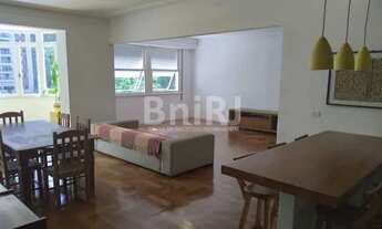 Imagem 2: Edifício Copaleme o mais lindo do bairro! Construído na década de 30 Amplo Apartamento de