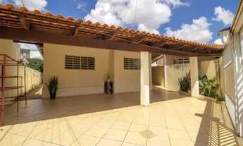 Imagem 2: Alugo casa 3 suítes 4 quartos 4 vagas em Setor Sul - Goiânia - GO