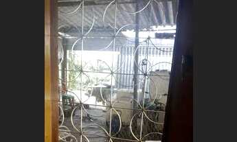 Imagem 2: Vendo uma casa Casa com 1 dormitório