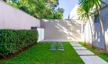 Imagem 2: Magnifica casa, totalmente reformada com segurança em frente