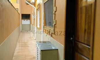 Imagem 4: Casa para venda tem 110 metros quadrados com 2 quartos em Jardim Emília - Jacareí - SP