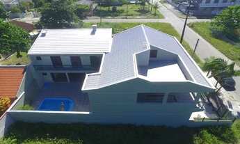 Imagem: Casa na praia com piscina para 22 pessoas