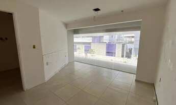 Imagem: Centro comercial exc loja c/ vitrine 60m2