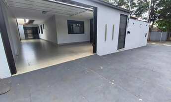 Imagem: Casa à Venda na Zona 2 - Automática em