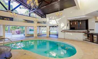 Imagem 2: CASA MOBILIADA EM CONDOMÍNIO COM 5 SUÍTES Casa Em Condomínio Com 5 Suítes - Jota8 Imóveis