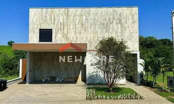 Imagem: Casa de condomínio em Rua Orlando Fré