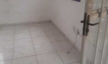 Imagem 2: Quitinete no 3º andar, Quarto Cozinha e Banheiro