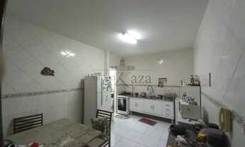 Imagem 2: Casa - Bosque dos Eucaliptos - 3 Dormitórios - 95m²