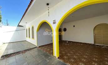 Imagem 4: Casa no bairro Jardim Alto Rio Preto, com 05 dormitórios e 03 banheiros, terreno grande e