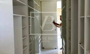 Imagem 16: Casa de alto padrão no Condomínio Montserrat em Betim, com piscina aquecida