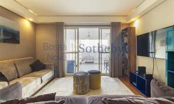 Imagem: Apartamento com vista para o skyline e pôr