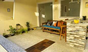 Imagem: Casa 2/4 sendo 2 suítes, mobiliado, em