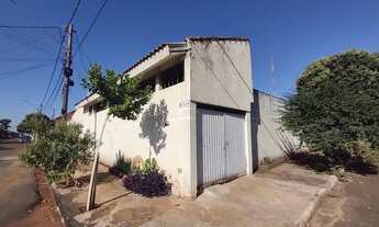 Imagem 2: Vende - se uma casa de esquina com ponto comercial funcionando