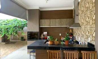 Imagem 2: Sobrado para venda tem 345 metros quadrados com 3 quartos