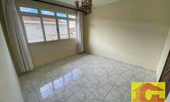 Imagem 2: Campo Grande - Apto com 2 Dormitórios Dependência de Empregada com WC e Garagem Fechada