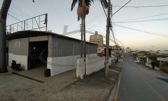 Imagem 2: Galpão para Venda em São José, Praia Comprida, 2 banheiros