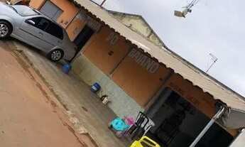 Imagem: Casa com barracão no fundo Trindade Dona