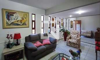 Imagem 4: Casa à Venda - Jardim Interlagos, 4 Quartos, 300 m2