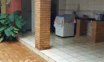 Imagem: CASA COM TRÊS QUARTOS NA PEDREIRA E PISCINA