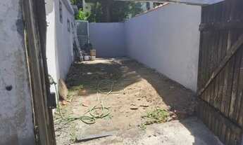 Imagem 7: Casa dois quartos vaga dois carros R$850 Arsenal beira da Av Dr Eugenio Borges 2000