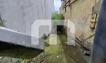 Imagem 2: Salão comercial com 225,00 m², com vão livre, banheiro, depósito e 4 vagas