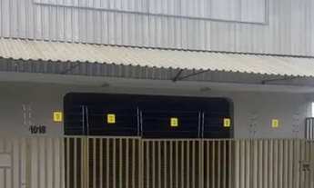 Imagem 3: Galpão 360m2 com porta de aço automático