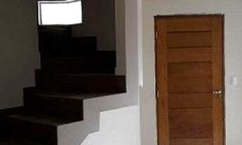 Imagem 3: Triplex de esquina à venda em Órfãs