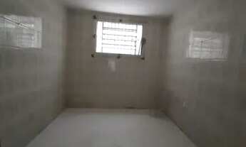 Imagem 2: Sobrado para venda possui 266 metros quadrados com 5 quartos na Senador Lemos