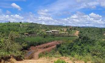 Imagem 3: Chácara com 4.789,79 m2 com o rio das pedras no fundo