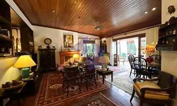 Imagem 5: Oportunidade ÚnicaCasa Exclusiva de Frente para Lago Negro