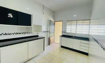 Imagem 3: CASA PLANA -USADA - RECEM REFORMADA EM MESSEJANA