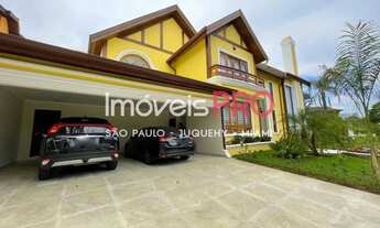 Imagem 7: Casa reformada em condomínio com piscina aquecida e área gourmet!