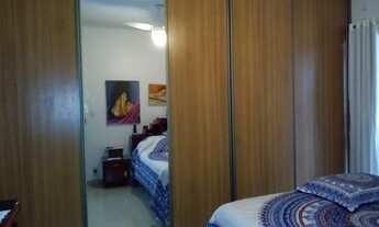 Imagem 6: Casa de condomínio para venda tem 320 metros quadrados com 4 quartos