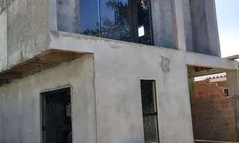 Imagem 2: Vendo sobrado em fase de acabamento