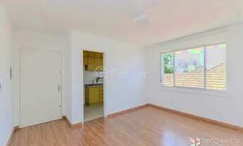 Imagem 2: Apartamento para venda tem 65 metros quadrados com 2 quartos em Bela Vista - Porto Alegre