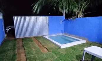 Imagem 3: Chalé com luxuosa piscina de cimento queimado branco