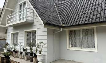 Imagem 6: Casa com 210 m² em localização privilegiada com área de festas e piscina