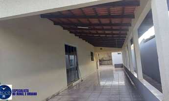 Imagem: Casa Ampla com 4 Quartos à Venda no Setor